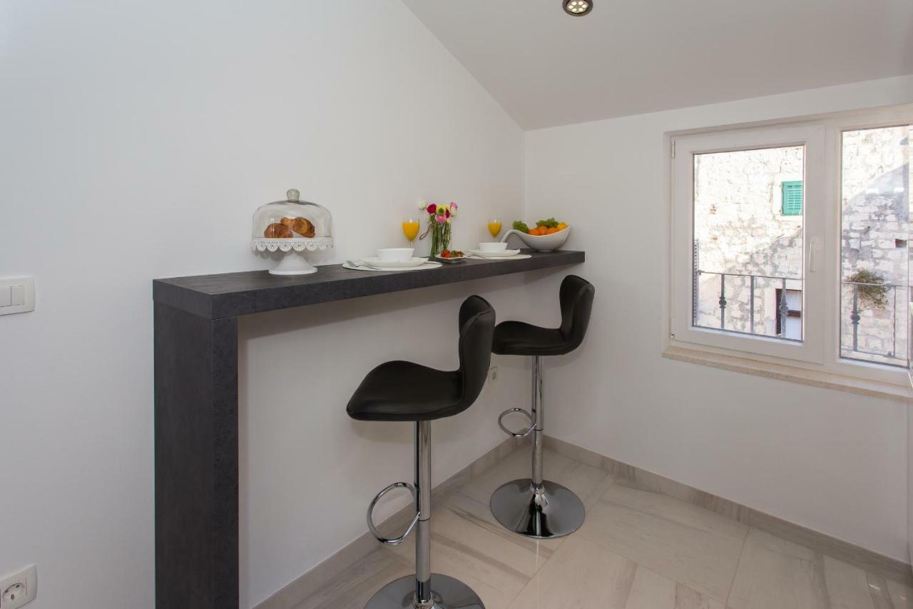 Seafront In Historical Cippico Castle Apartment Kastela