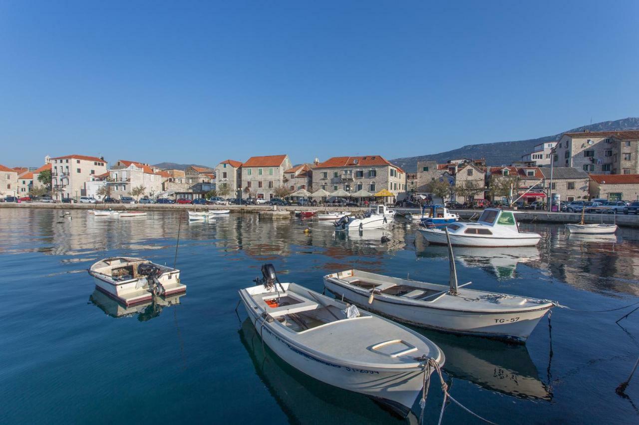 Appartement Seafront In Historical Cippico Castle